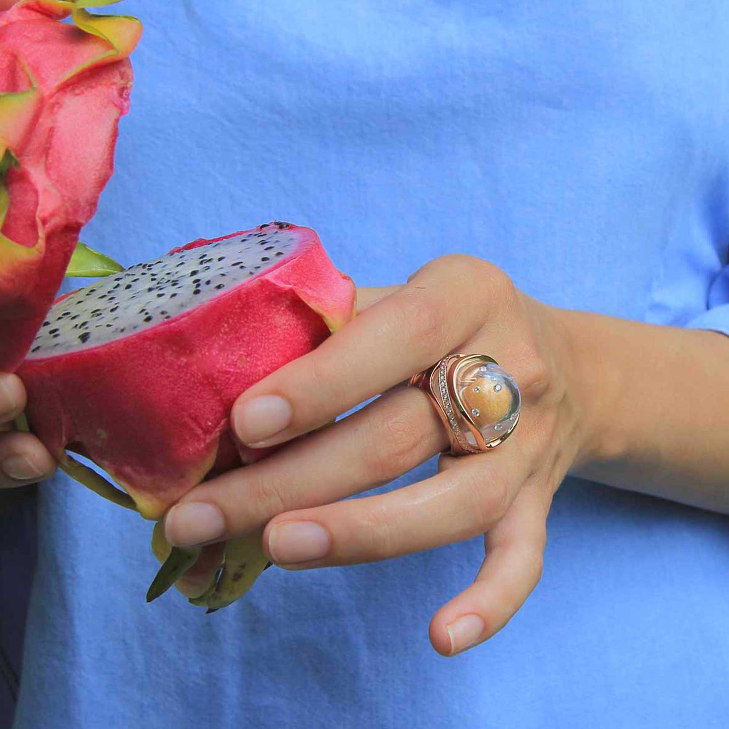 AQUA HORSE CONCHE RING